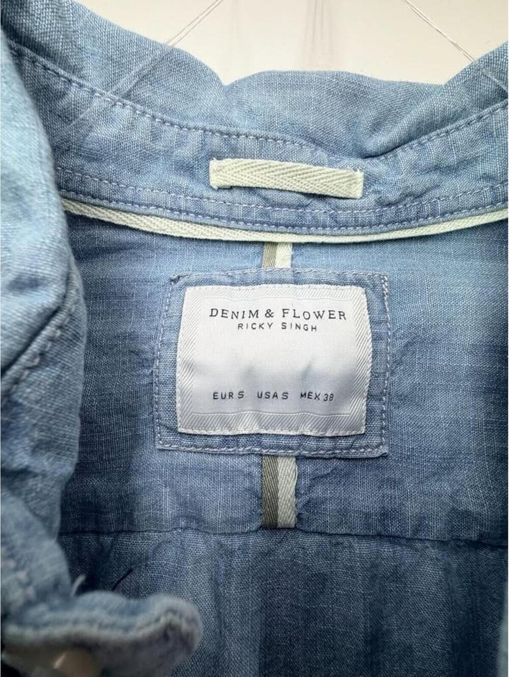 Denim & Flower Ricky Singh Chambray Button Down — Men’s Small